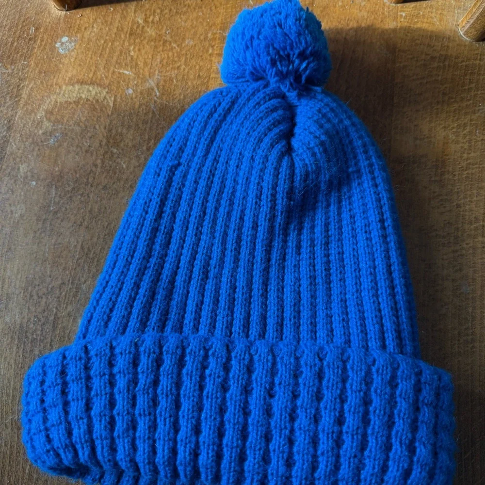 General Mills Blue Knit Pom-Pom Beanie Stocking‎ Hat Women’s Pull On Outdoors